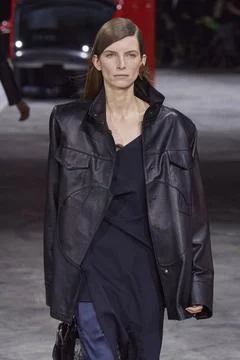  Off-White Fall Winter 2020 at Paris Fashion Week Off-White Fall Winter 20... 스톡 사진