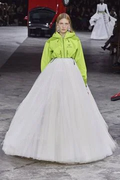  Off-White Fall Winter 2020 at Paris Fashion Week Off-White Fall Winter 20... 스톡 사진