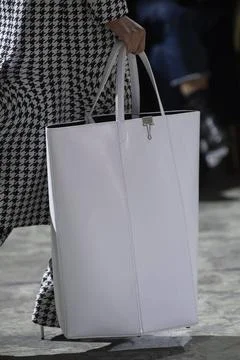  Off-White Fall Winter 2020 at Paris Fashion Week Off-White Fall Winter 20... Stockfoto's
