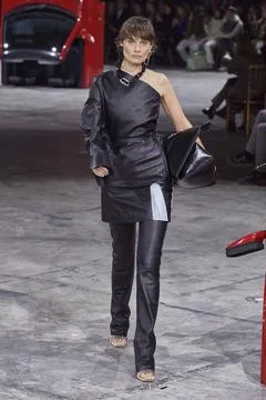  Off-White Fall Winter 2020 at Paris Fashion Week Off-White Fall Winter 20... 스톡 사진
