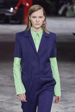  Off-White Fall Winter 2020 at Paris Fashion Week Off-White Fall Winter 20... 스톡 사진