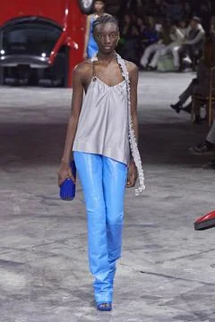  Off-White Fall Winter 2020 at Paris Fashion Week Off-White Fall Winter 20... Stockfoto's
