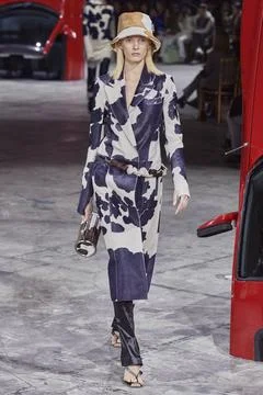  Off-White Fall Winter 2020 at Paris Fashion Week Off-White Fall Winter 20... Foto stock