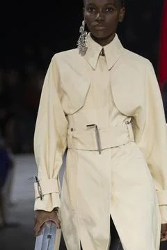  Off-White Fall Winter 2020 at Paris Fashion Week Off-White Fall Winter 20... 스톡 사진