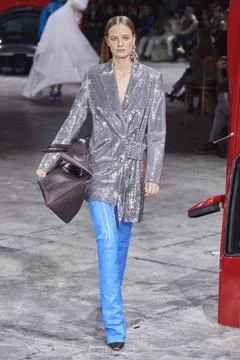  Off-White Fall Winter 2020 at Paris Fashion Week Off-White Fall Winter 20... 스톡 사진