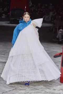  Off-White Fall Winter 2020 at Paris Fashion Week Off-White Fall Winter 20... Stock-Fotos