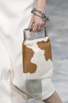  Off-White Fall Winter 2020 at Paris Fashion Week Off-White Fall Winter 20... 스톡 사진