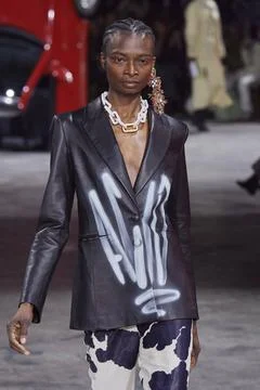  Off-White Fall Winter 2020 at Paris Fashion Week Off-White Fall Winter 20... 스톡 사진