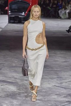  Off-White Fall Winter 2020 at Paris Fashion Week Off-White Fall Winter 20... Foto stock