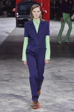  Off-White Fall Winter 2020 at Paris Fashion Week Off-White Fall Winter 20... 스톡 사진