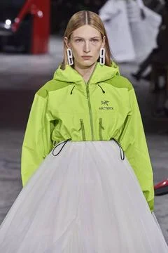  Off-White Fall Winter 2020 at Paris Fashion Week Off-White Fall Winter 20... 库存照片