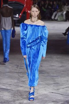  Off-White Fall Winter 2020 at Paris Fashion Week Off-White Fall Winter 20... 스톡 사진