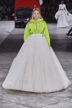  Off-White Fall Winter 2020 at Paris Fashion Week Off-White Fall Winter 20... Stockfoto's