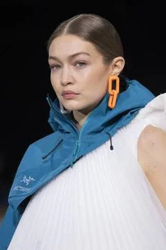  Off-White Fall Winter 2020 at Paris Fashion Week Off-White Fall Winter 20... Stock Photos