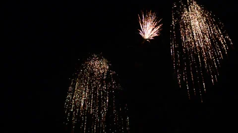 White Firework in the night sky. 스톡 동영상 35756059