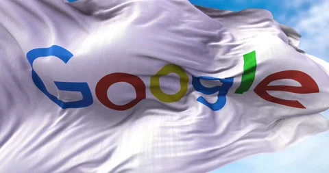 White flag with the Google logo waving in the wind. Vídeos de archivo 157875403