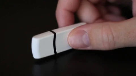 White flash card on black background 動画素材 70515826