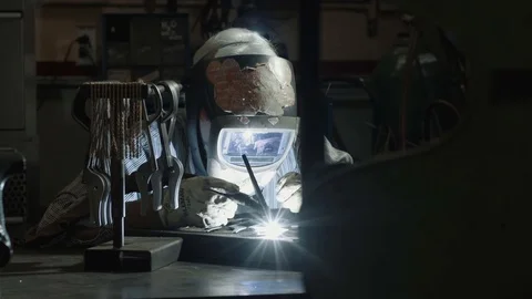 White Flash Welding Pan Shot Stockbeeldmateriaal 73714697