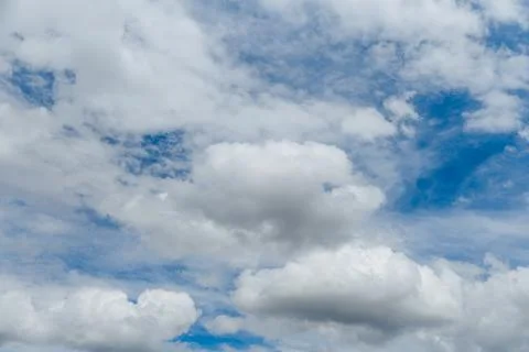 White, Fluffy Clouds In Blue Sky. Background From Clouds Stock-Fotos