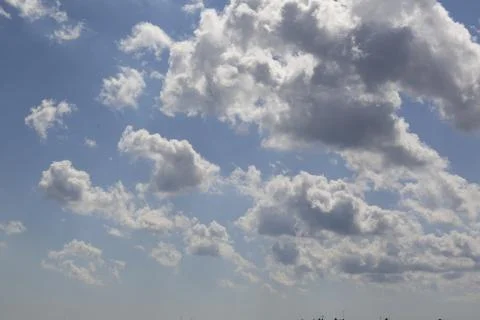 White fluffy clouds in the sky. Foto stock