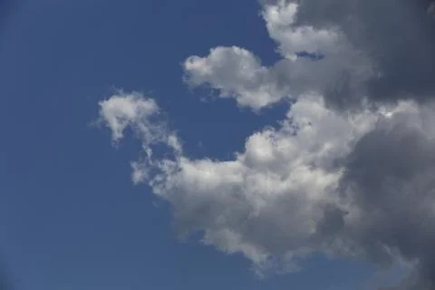 White fluffy clouds in the sky. Stock-Fotos