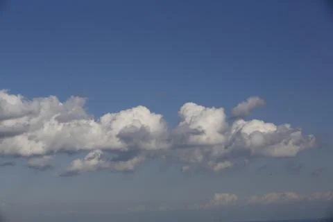 White fluffy clouds in the sky. Foto stock