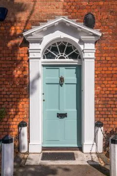 White front door Stock-Fotos