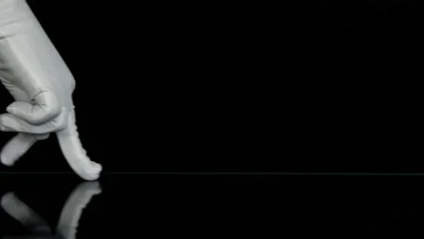 White gloves puppet show - moon walk Vidéo 167351640