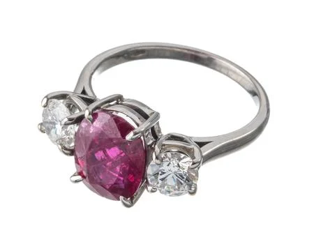 White gold ring 스톡 사진