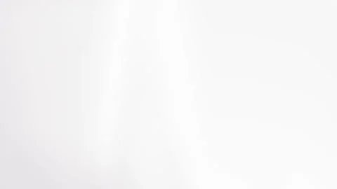 White gradient background, no visible objects.  Vidéo 287201617