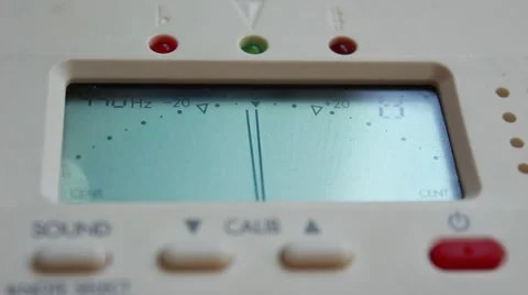 White guitar tuner Vídeo Stock 53190440