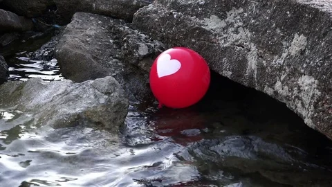 White heart baloon 4K Stock Footage 69977413