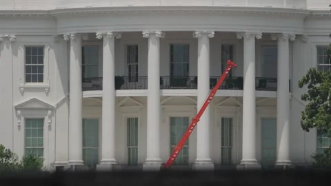 The White House facade with a construction crane arm Stock-Footage 345278551
