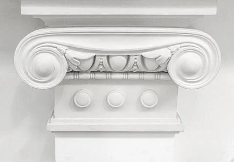 White ionic column capital with classical architectural detail Stock-Fotos