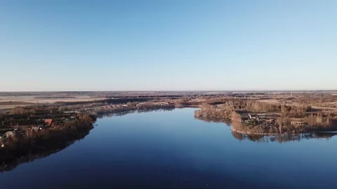 White Lake Spring Landscape Vidéo 105851252