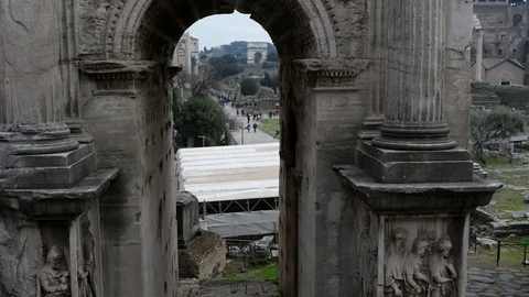 White marble Arch of Septimius Severus, Roma Vídeo Stock 70567374