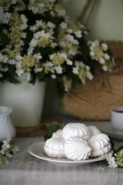 White marshmallows on a plate Stock Photos
