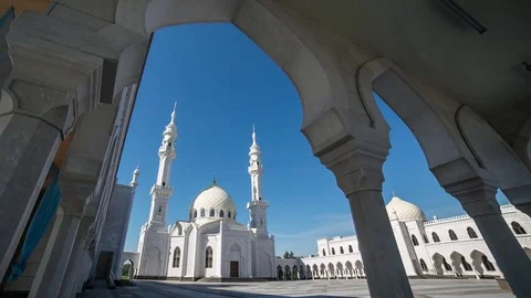 White Mosque dolly hyperlapse. Tatarstan, Bulgar 스톡 동영상 83428489