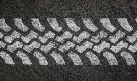 White Painted Tyre Track Stock-Fotos