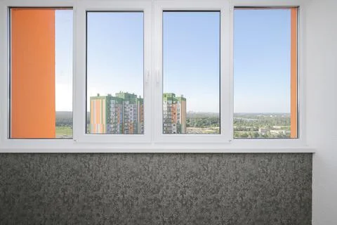 White plastic windows inside the apartment Foto stock
