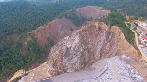 The white points are crystallized salt 動画素材 110692622