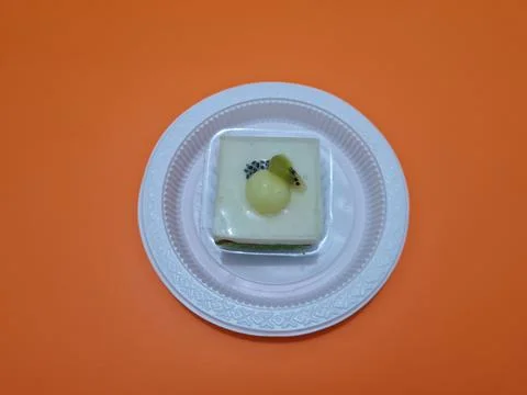 White pudding, egg rolls and chocolate filled with bananas Foto stock