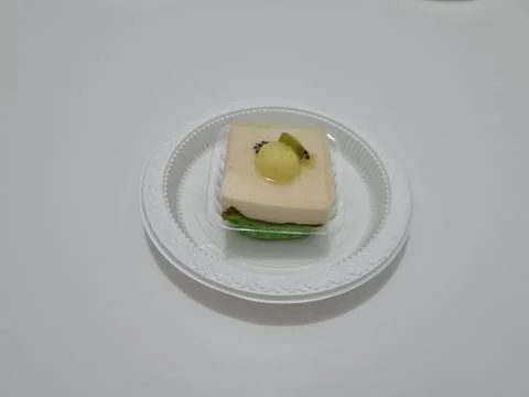 White pudding, egg rolls and chocolate filled with bananas Foto stock