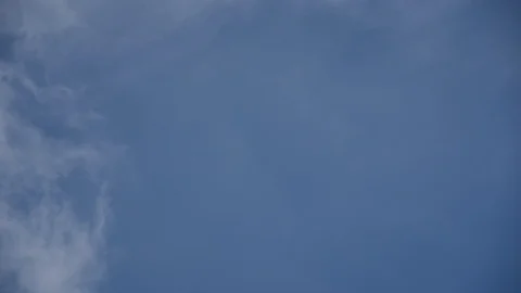 White puffy clouds and blue sky time-lapse 動画素材 122556773