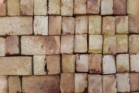 White red bricks lie on flat rows. rough surface texture Foto stock