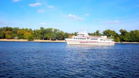 White river ship on the go 库存影片 116091830