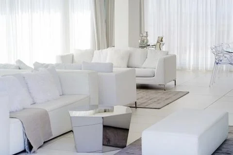White room with sofa. Foto stock
