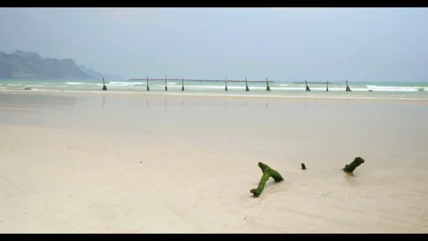 A white sand beach in 4K Vídeo Stock 131041260
