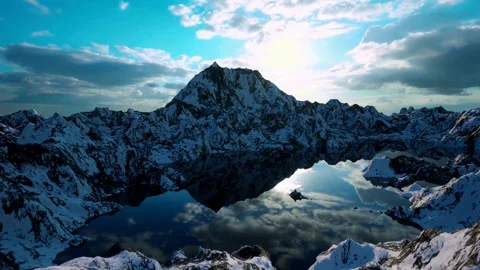 White sand dunes with palm trees and turquoise lagoons Stock Footage 340963178