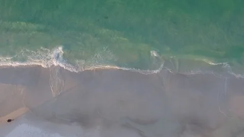 White Sandy Beach Drone Shot Vidéo 82919714